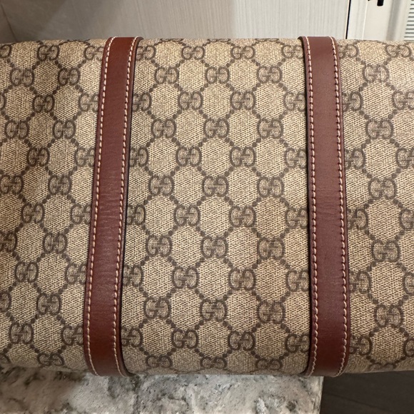 Authentic Gucci satchel. Like new. - Picture 9 of 11